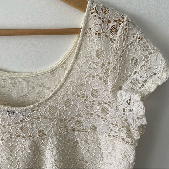 3/$30💚Smart Set cream white lace floral short sleeve top size large - Picture 11 of 15